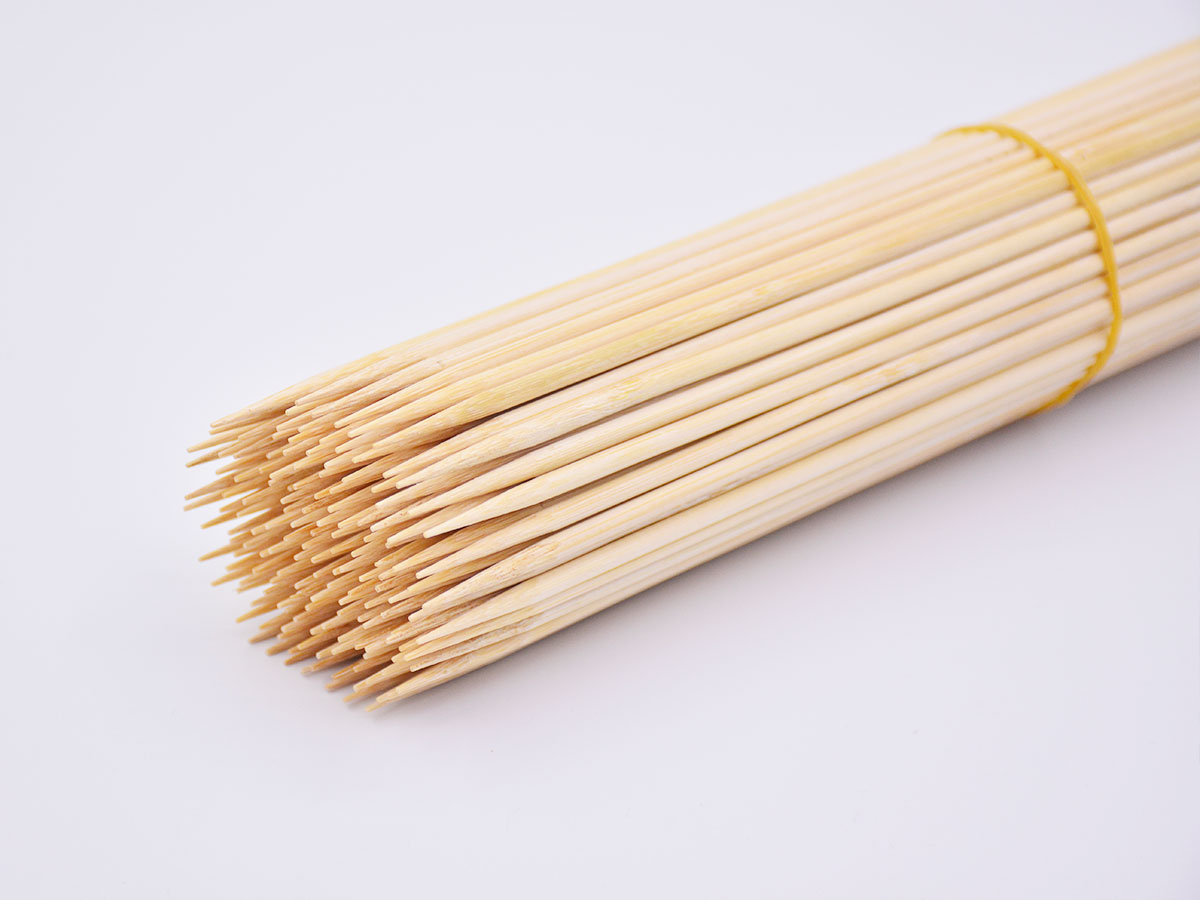 There are several key points to note when heating bamboo skewers in the microwave