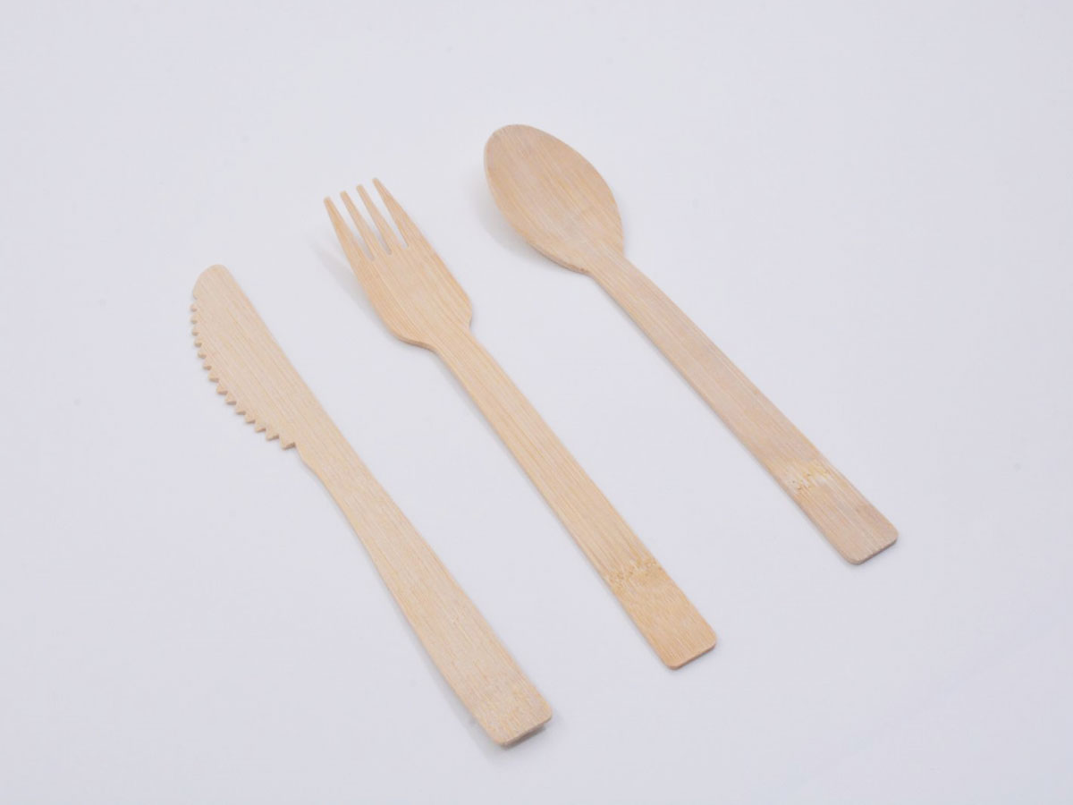 Bamboo tableware is a safe environmentally friendly and sustainable new choice for restaurants