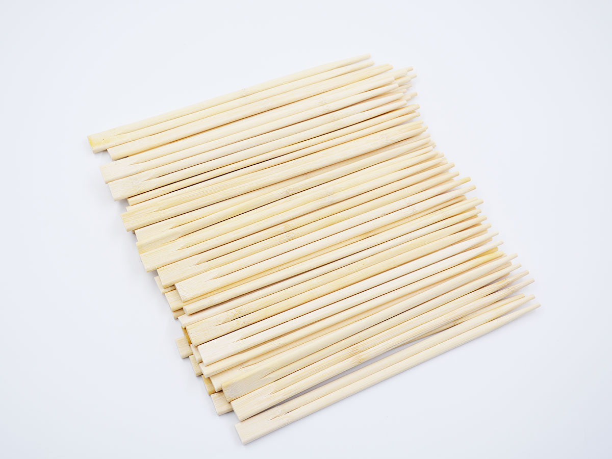 What is the difference between wooden and bamboo chopsticks