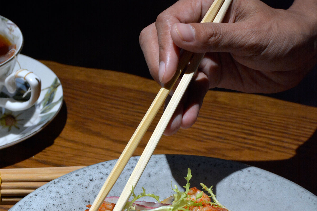 Where are disposable bamboo chopsticks generally used