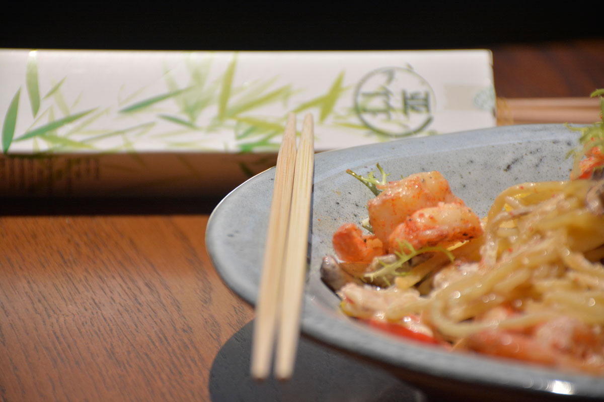 Disposable bamboo chopsticks can be considered environmentally friendly to a certain extent