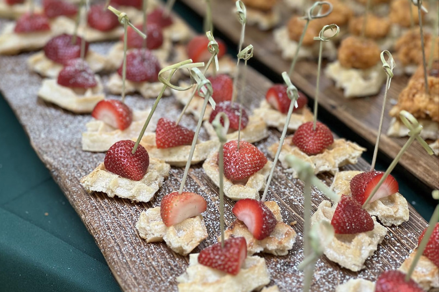 Bamboo knot skewers lead a new food trend