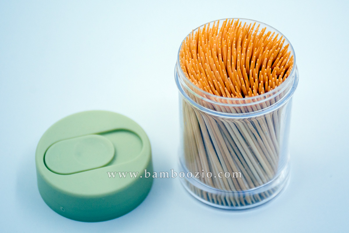 How to use toothpicks correctly to avoid hurting gums or widening gaps between teeth